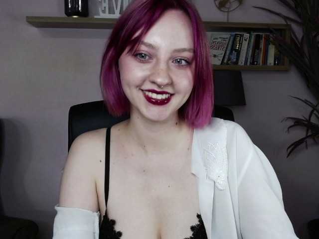 Live sex webcam photo for MadelineLOVE99 #278220071