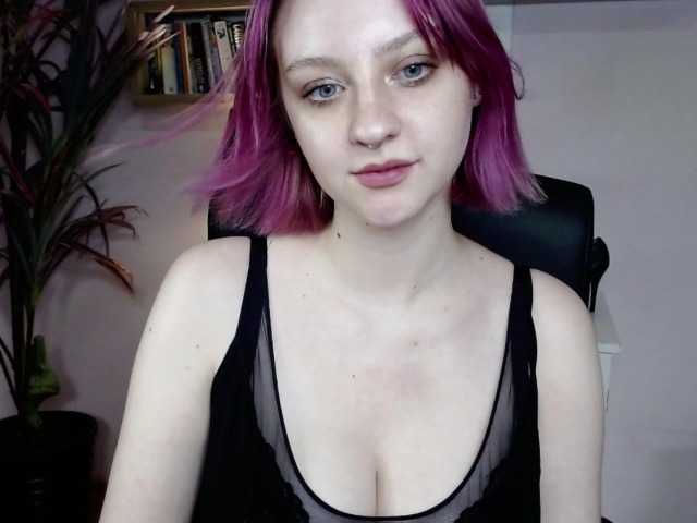 Live sex webcam photo for MadelineLOVE99 #278307321