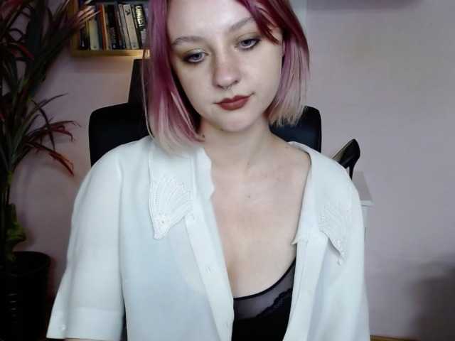 Live sex webcam photo for MadelineLOVE99 #288404518