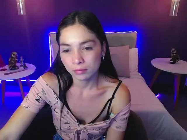 Live sex webcam photo for Madelyn2 #271911113