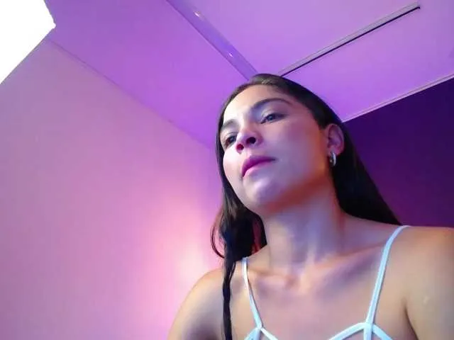 Live sex webcam photo for Madelyn2 #271968904