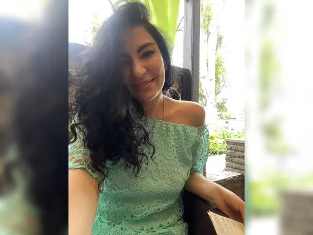 Live sex webcam photo for Madelynn #287960658