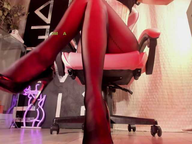 Live sex webcam photo for MademomoiselleA #276963981