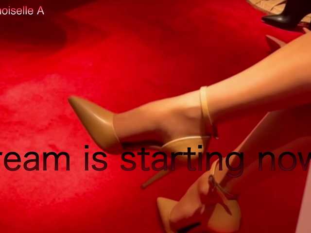 Live sex webcam photo for MademomoiselleA #277041197