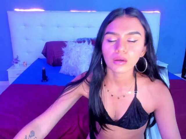 Live sex webcam photo for Madi-Saenz #272365600