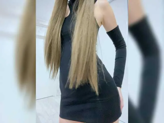 Live sex webcam photo for Madison01 #276238561