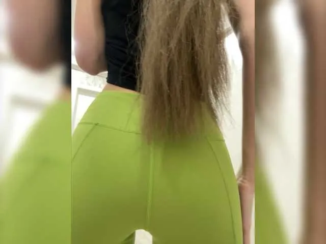 Live sex webcam photo for Madison01 #276561203