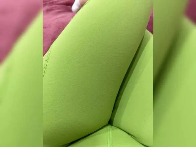 Live sex webcam photo for Madison01 #276608539