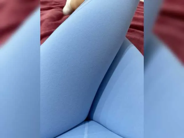 Live sex webcam photo for Madison01 #276736386