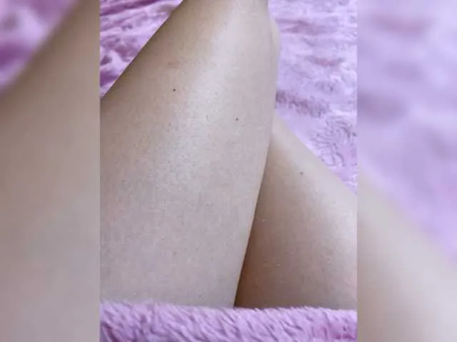 Live sex webcam photo for Madison01 #276936893