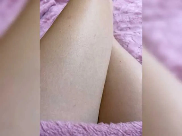 Live sex webcam photo for Madison01 #276978015