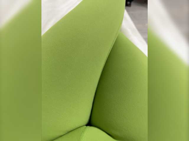 Live sex webcam photo for Madison01 #277603826