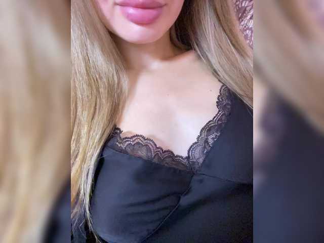 Live sex webcam photo for Madison01 #290141043