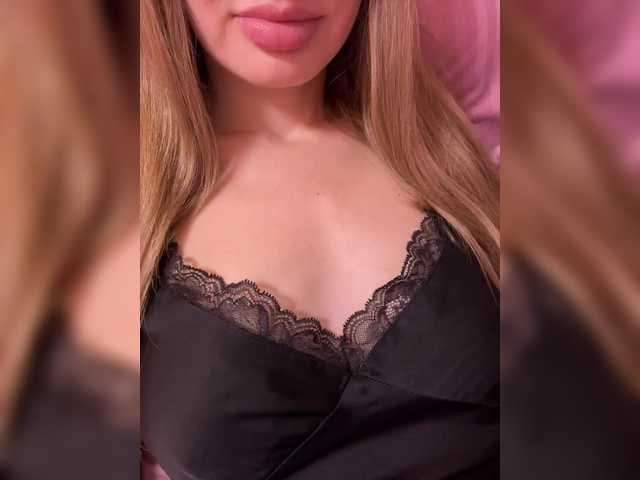 Live sex webcam photo for Madison01 #290422985