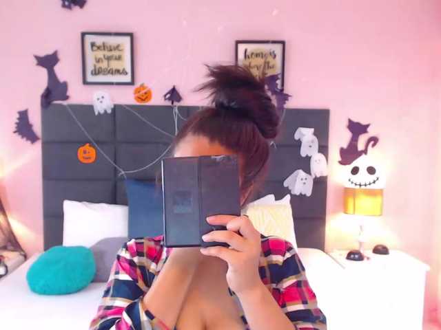 Live sex webcam photo for MadisonJenner #276652706