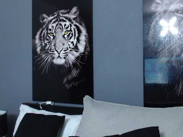 Live sex webcam photo for MadisonJenner #277243036