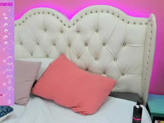 Live sex webcam photo for MadisonJonnes #275663707
