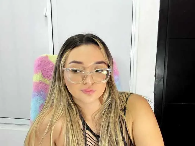 Live sex webcam photo for MadisonJonnes #275951092
