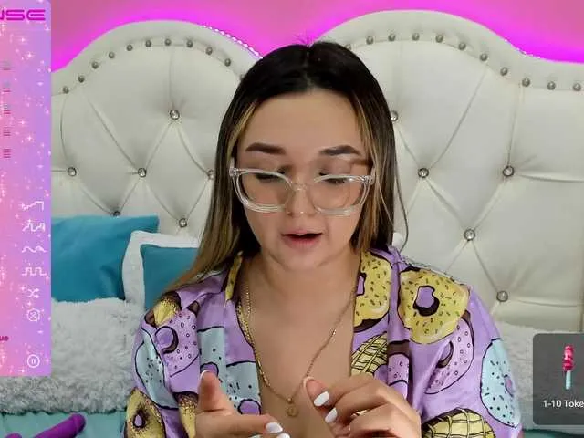 Live sex webcam photo for MadisonJonnes #276021398