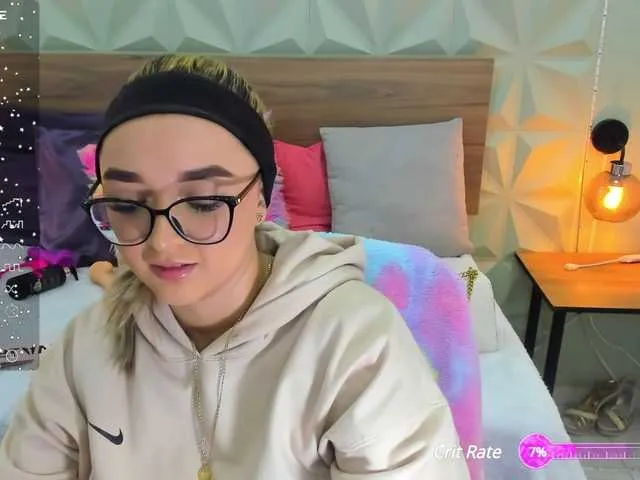 Live sex webcam photo for MadisonJonnes #277377000