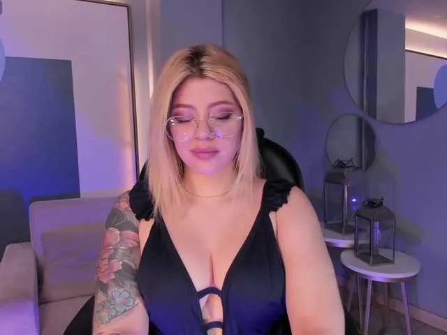 Live sex webcam photo for MadisonKane #293800519