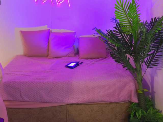 Live sex webcam photo for Madisson-tay #290364194