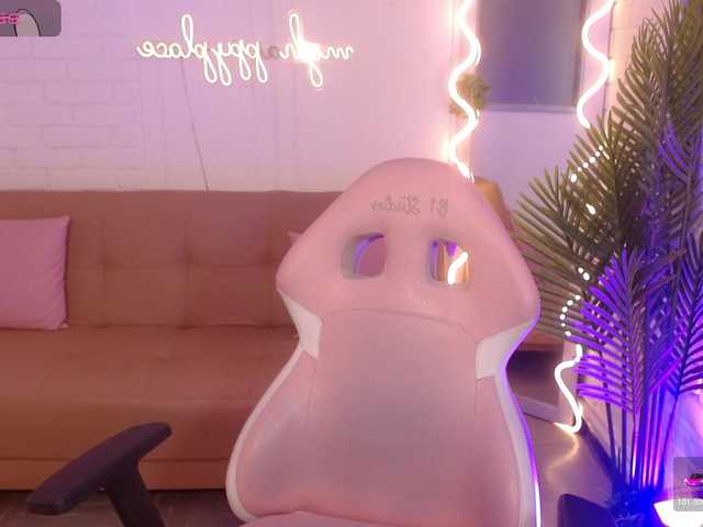 Live sex webcam photo for Madisson-tay #290492892