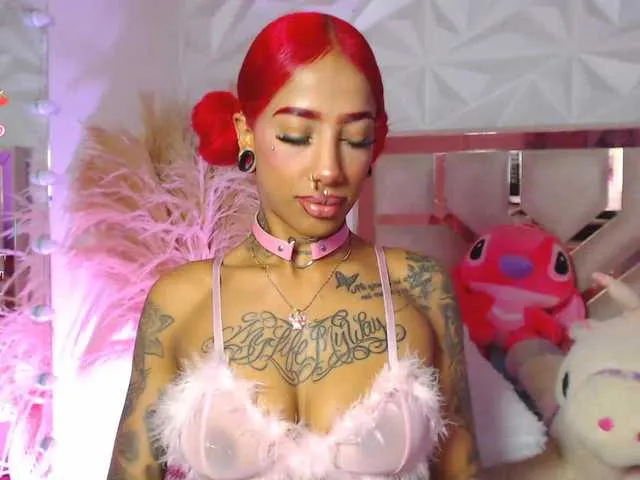 Live sex webcam photo for Madisson3333 #293296566