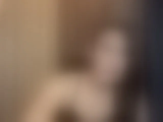 Live sex webcam photo for Madisson7 #293520670