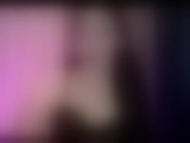 Live sex webcam photo for Madisson7 #293661852