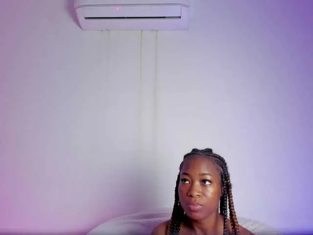 Live sex webcam photo for MadissonBonne #290407859