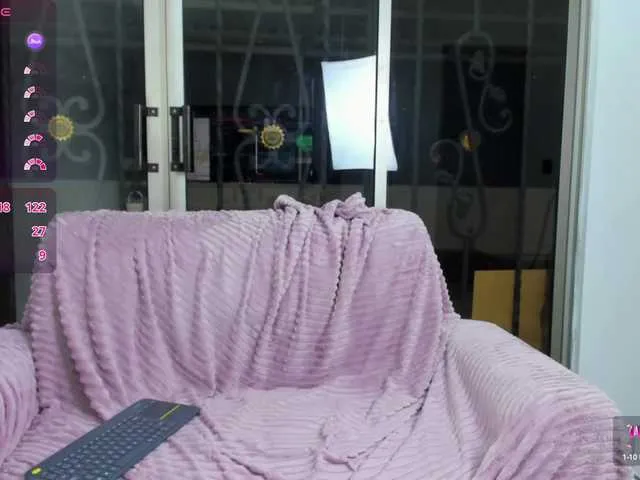 Live sex webcam photo for MadissonBonne #290625342