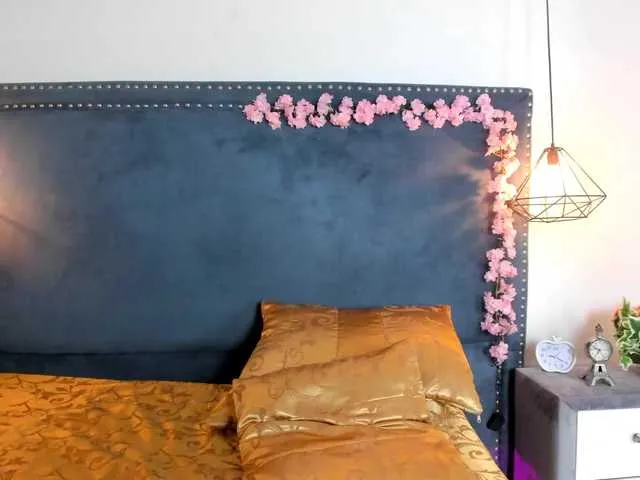 Live sex webcam photo for MadissonBonne #291120581