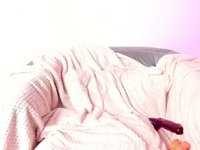 Live sex webcam photo for MadissonBonne #291434155