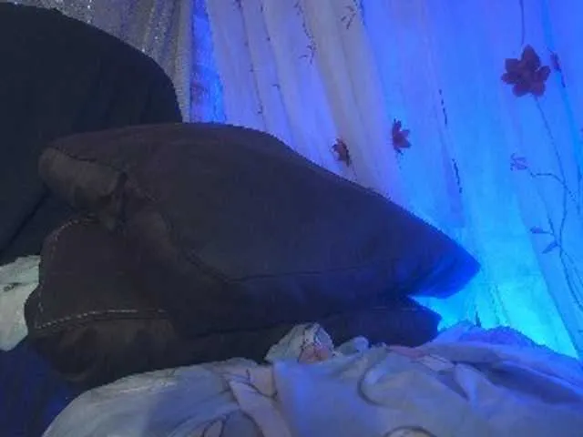 Live sex webcam photo for MadissonRousse #290361736