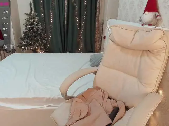 Live sex webcam photo for MadissonSoft #272313555