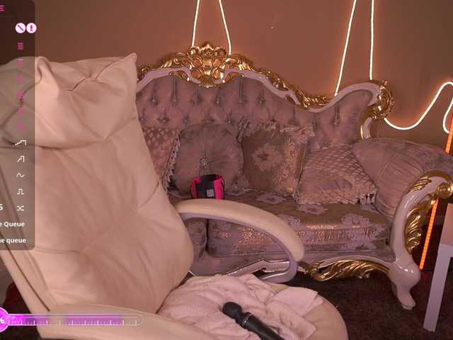 Live sex webcam photo for MadissonSoft #292237673