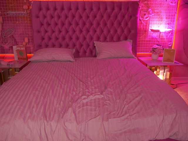 Live sex webcam photo for MadissonSoft #292270863