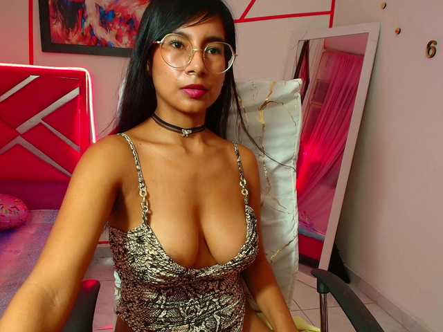 Live sex webcam photo for Mady29 #290761118