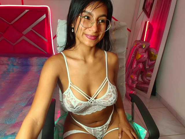 Live sex webcam photo for Mady29 #290967848