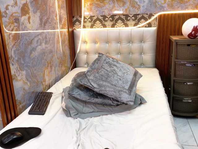 Live sex webcam photo for Mady29 #292324762