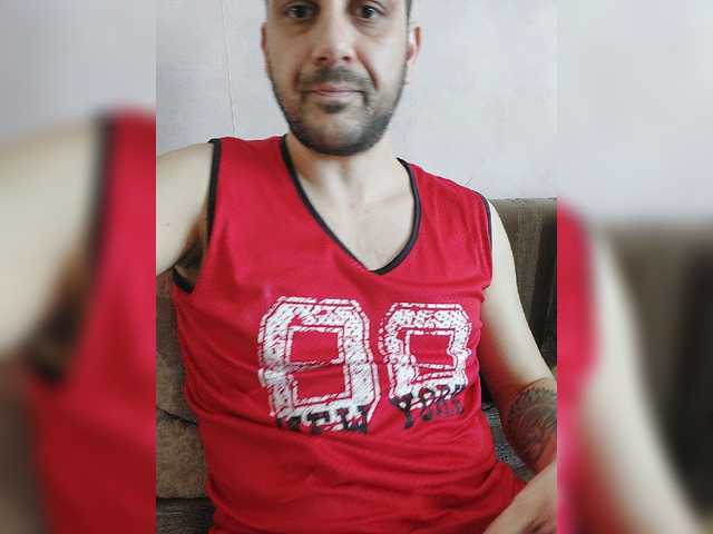 Live sex webcam photo for MaeltraLover #277541546