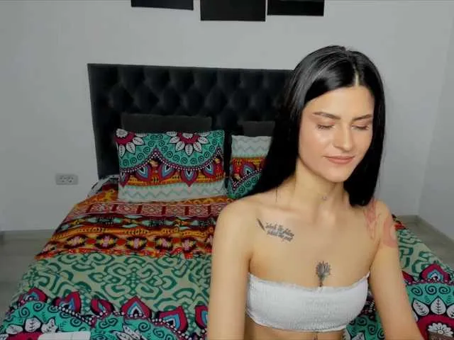 Live sex webcam photo for Maeve3 #272977361
