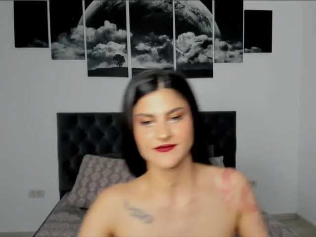 Live sex webcam photo for Maeve3 #273633600