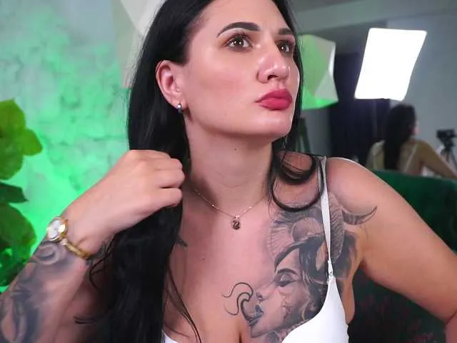 Live sex webcam photo for MaeveHealy #278177366