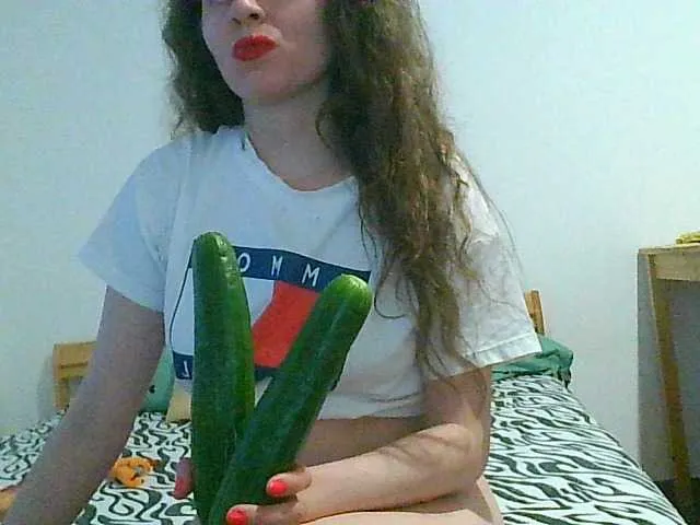 Live sex webcam photo for MagalitaAx #275967573