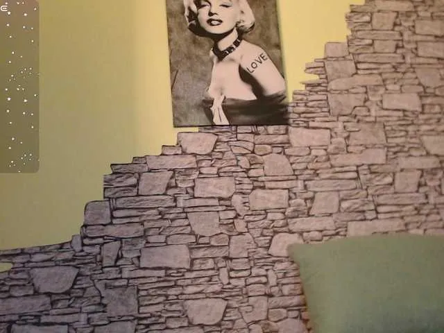 Live sex webcam photo for Magdalenaaa #290525701