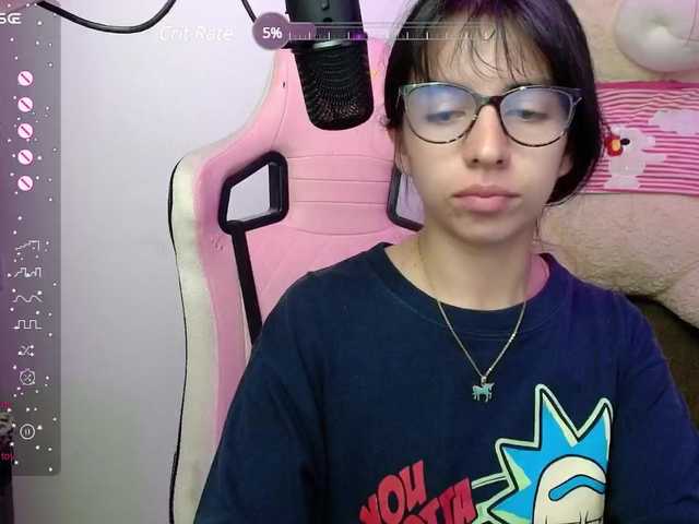 Live sex webcam photo for Maggie-Fox #277282498