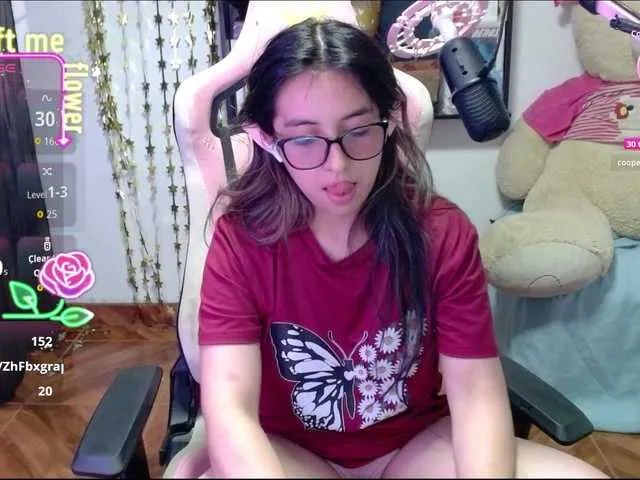 Live sex webcam photo for Maggie-Fox #291674315