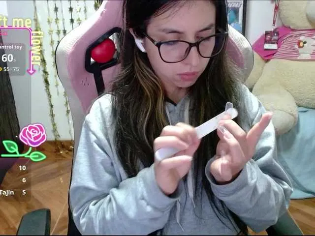 Live sex webcam photo for Maggie-Fox #291828893